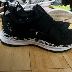 Cycling shoes